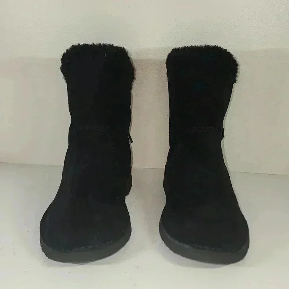 UGG plush boots nwob